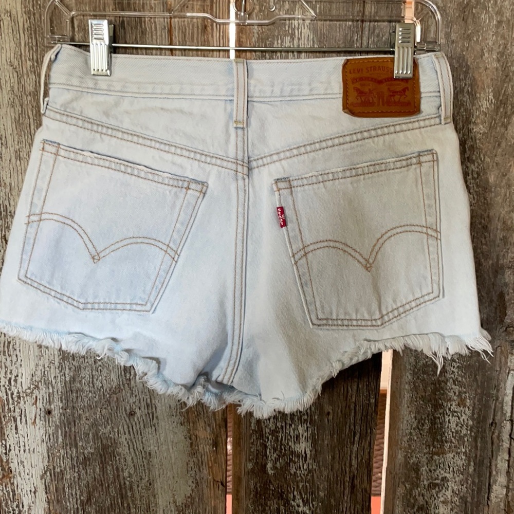Levi high waisted shorts